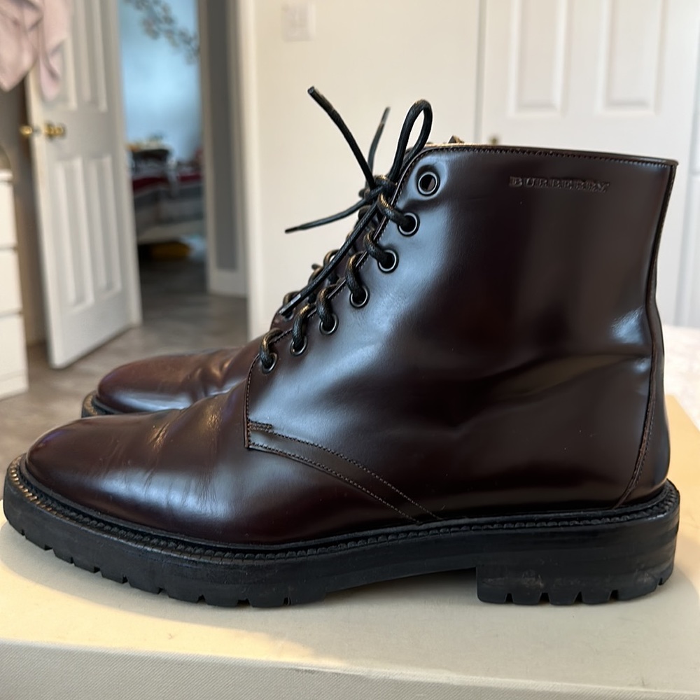 Men’s Burberry Lace Up Boots - Picture 4 of 4